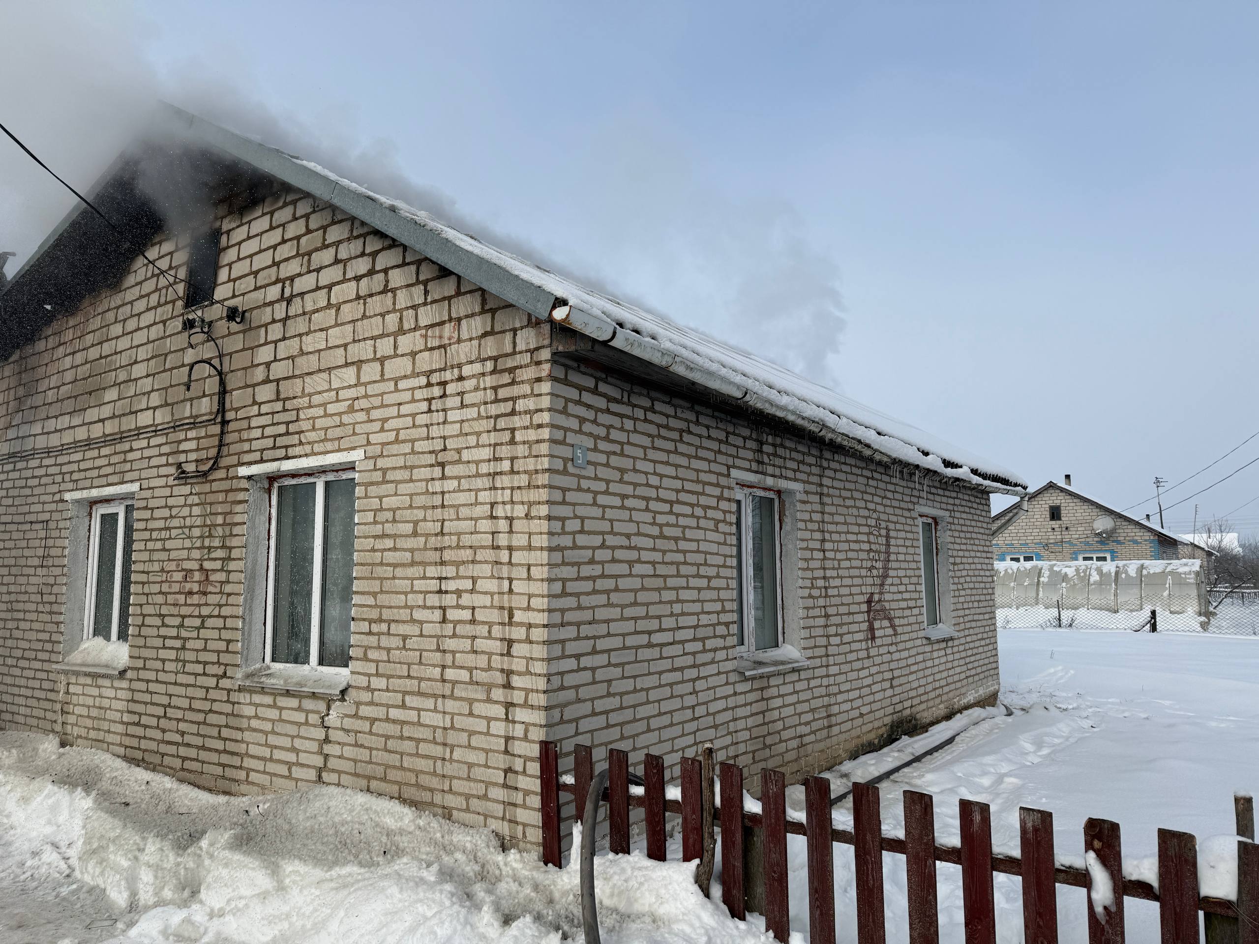 Дом загорелся в Докшицком районе, пока хозяин был на работе