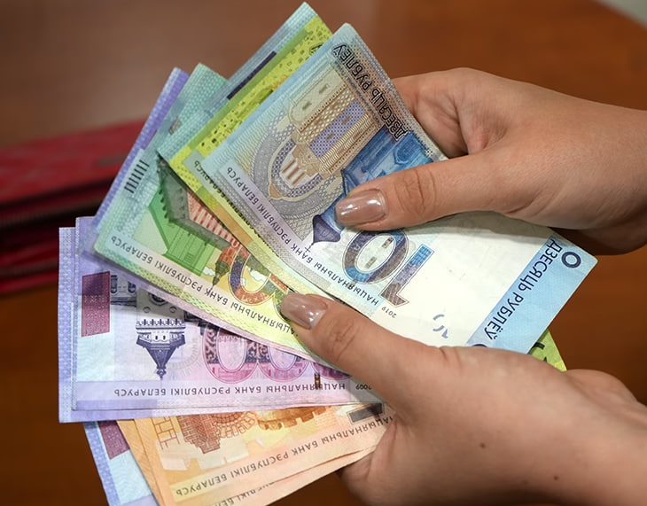 Жительница Мяделя оформляла липовые рассрочки на мобильные телефоны