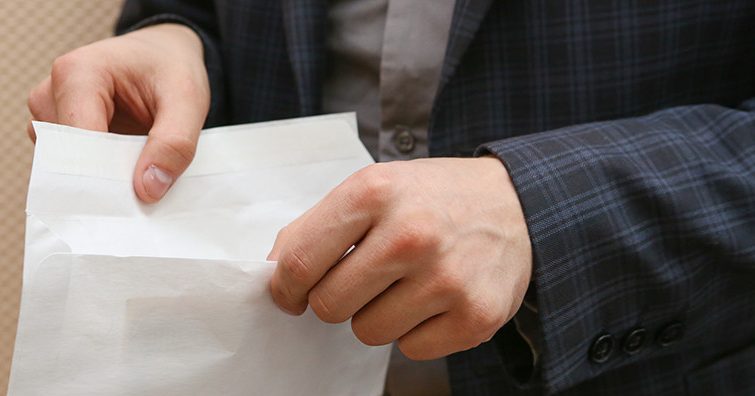 Директор стройорганизации попался на взятках за подряды