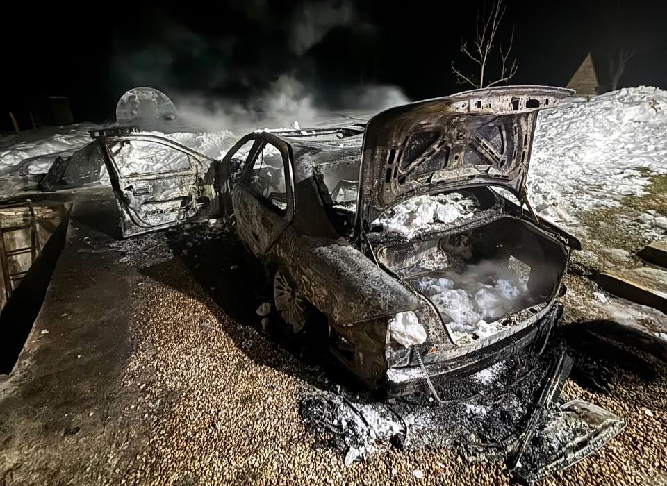 Легковушка вспыхнула ночью в дачном посёлке Молодечненского района