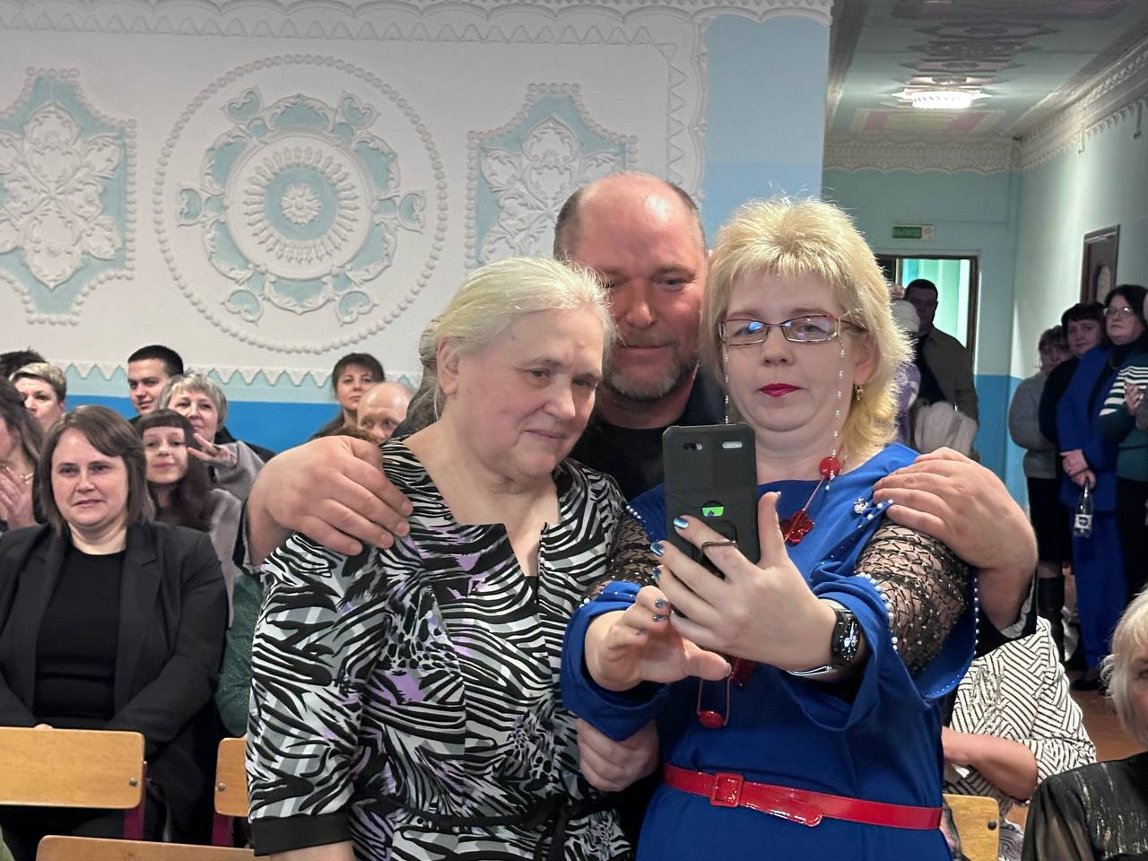 Любовь, двойки и школьную столовую вспоминали выпускники Людвиновской школы