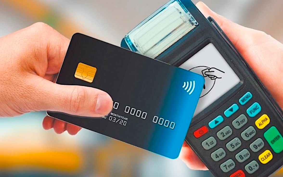 Ранее судимая жительница Радошковичей нашла банковскую карту и закупилась в магазине за чужой счёт