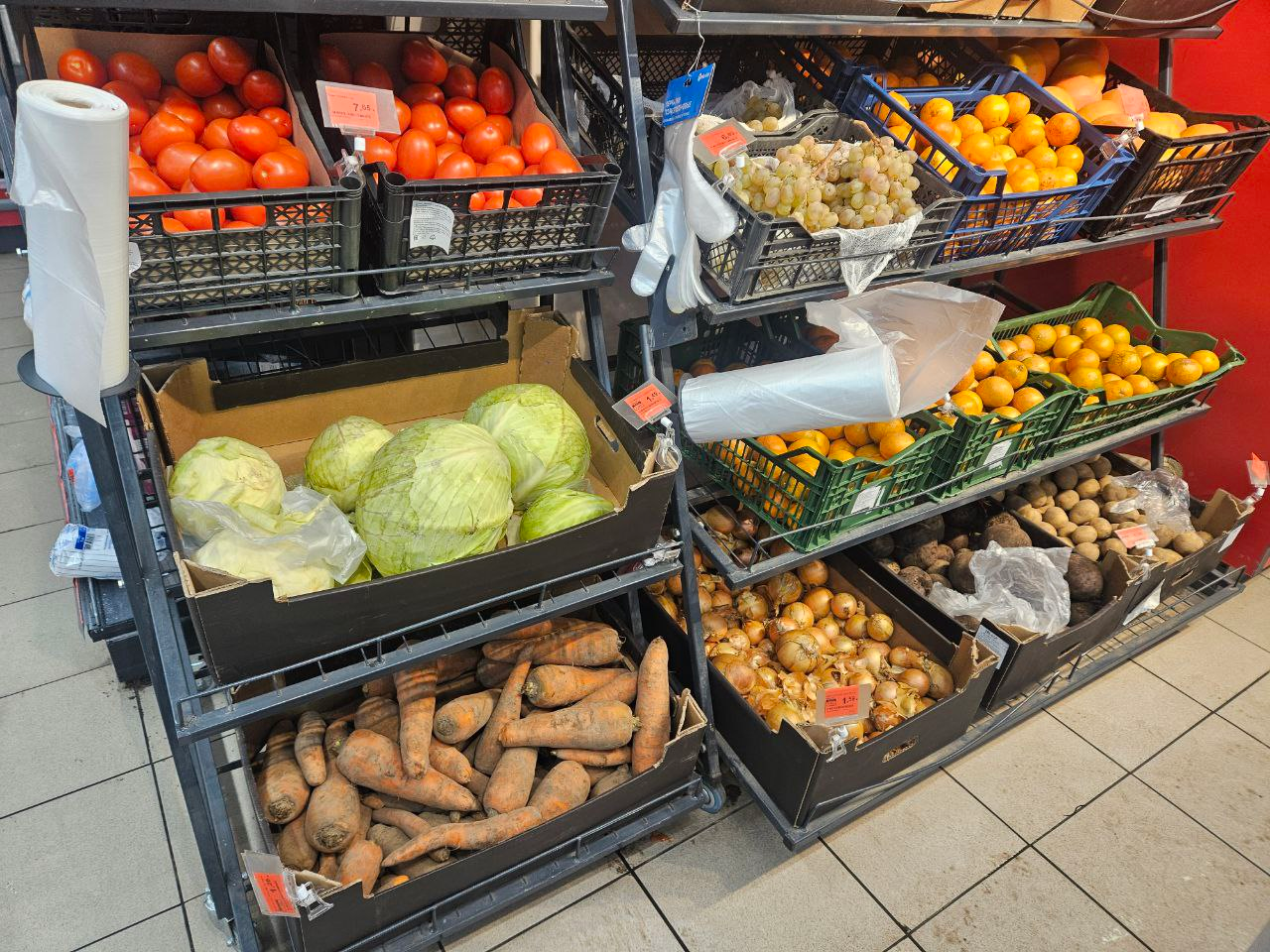 МАРТ проверил цены и качество товаров в магазинах. В Молодечно выявили завышение торговых надбавок до 470 процентов