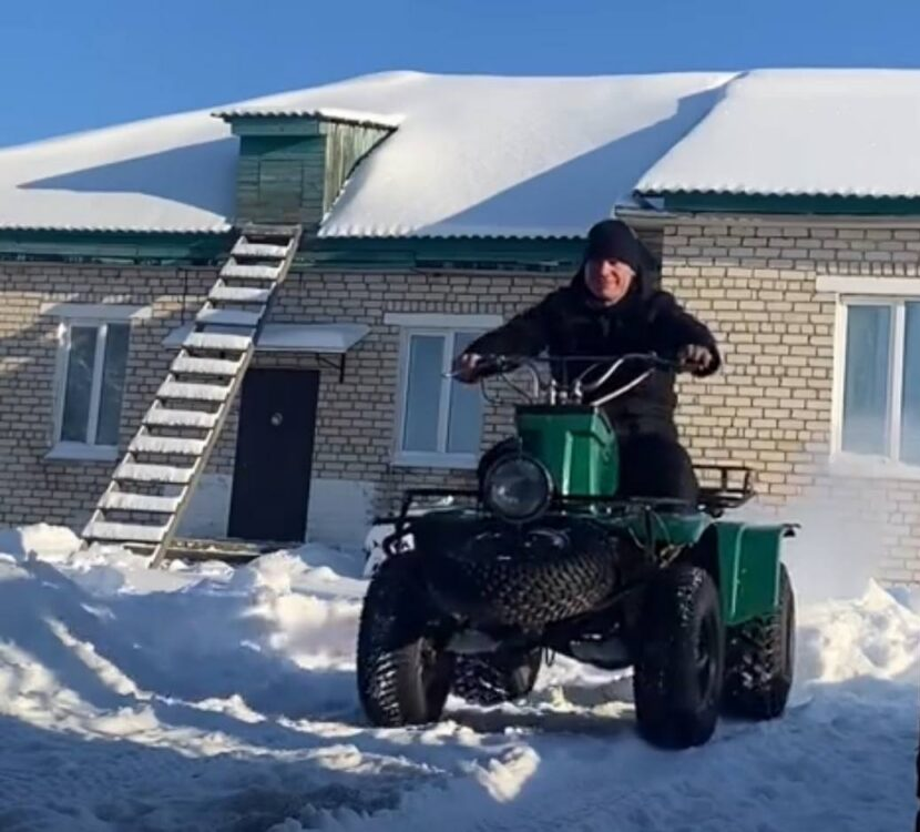 Петр Кабанович из Вилейского района прокатился на редком квадроцикле времён СССР