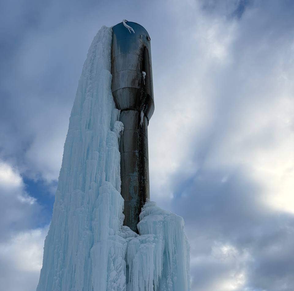 Обледенение водонапорной башни в Молодечненском районе вызвало интерес прокуратуры