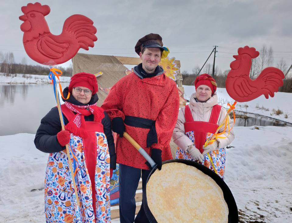 В Вилейке Масленицу отмечали красочным шествием