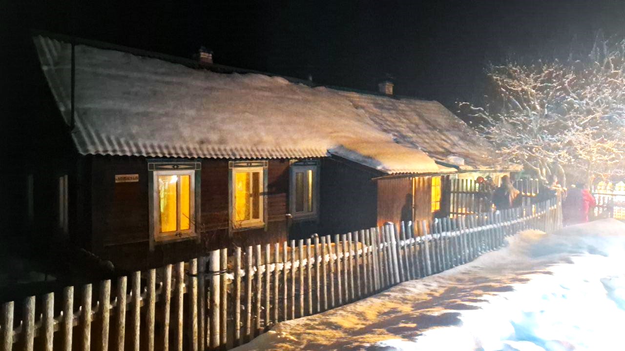 Стена дома обгорела в полночь в Логойском районе