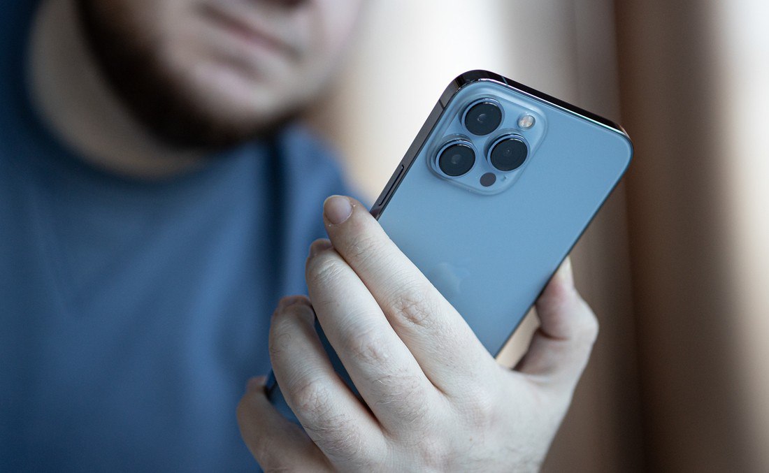 В Островце парень взял в рассрочку айфон, а платить по долгу отказался — его будут судить