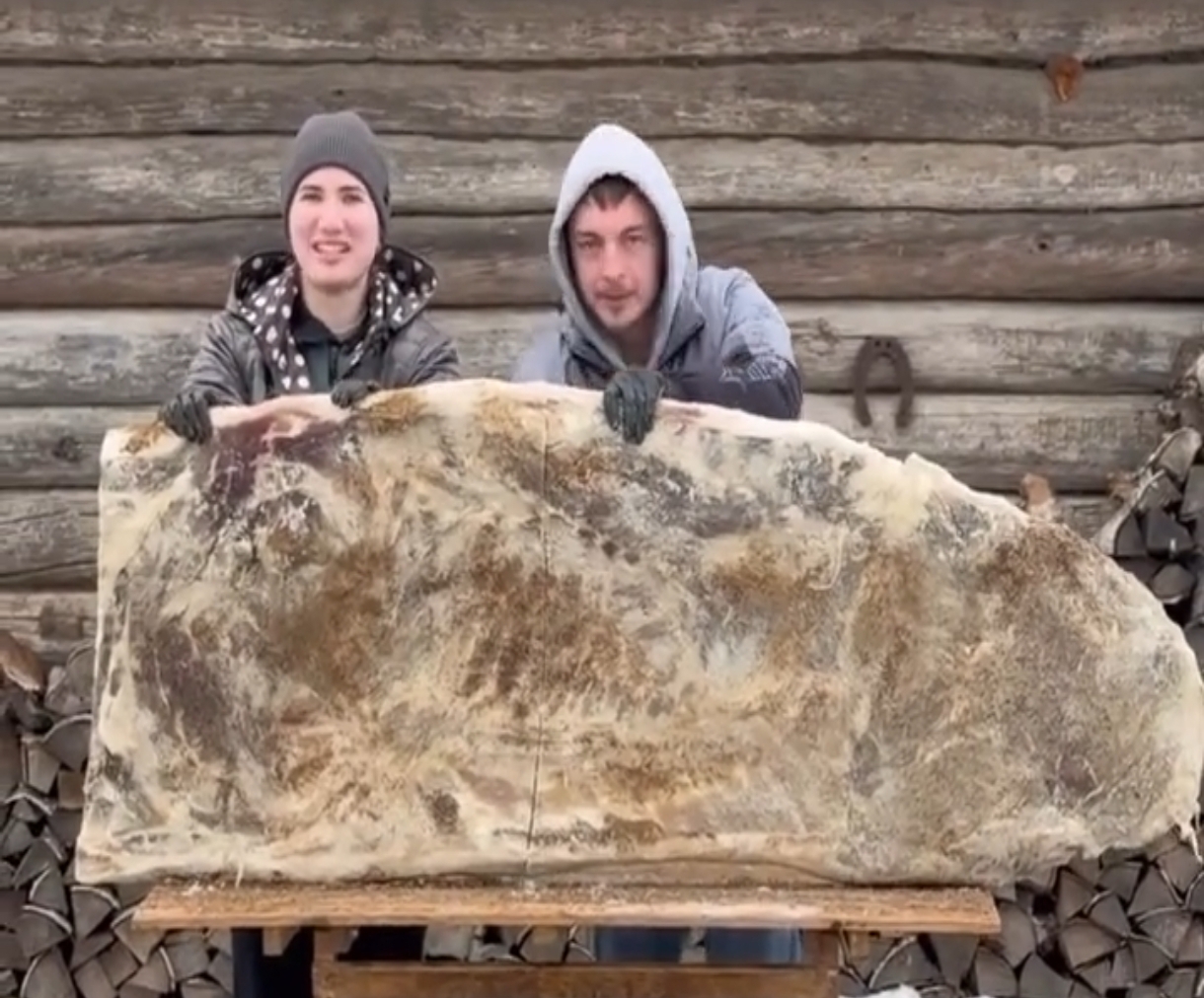 Самый большой кусок сала показали молодые фермеры из Минской области