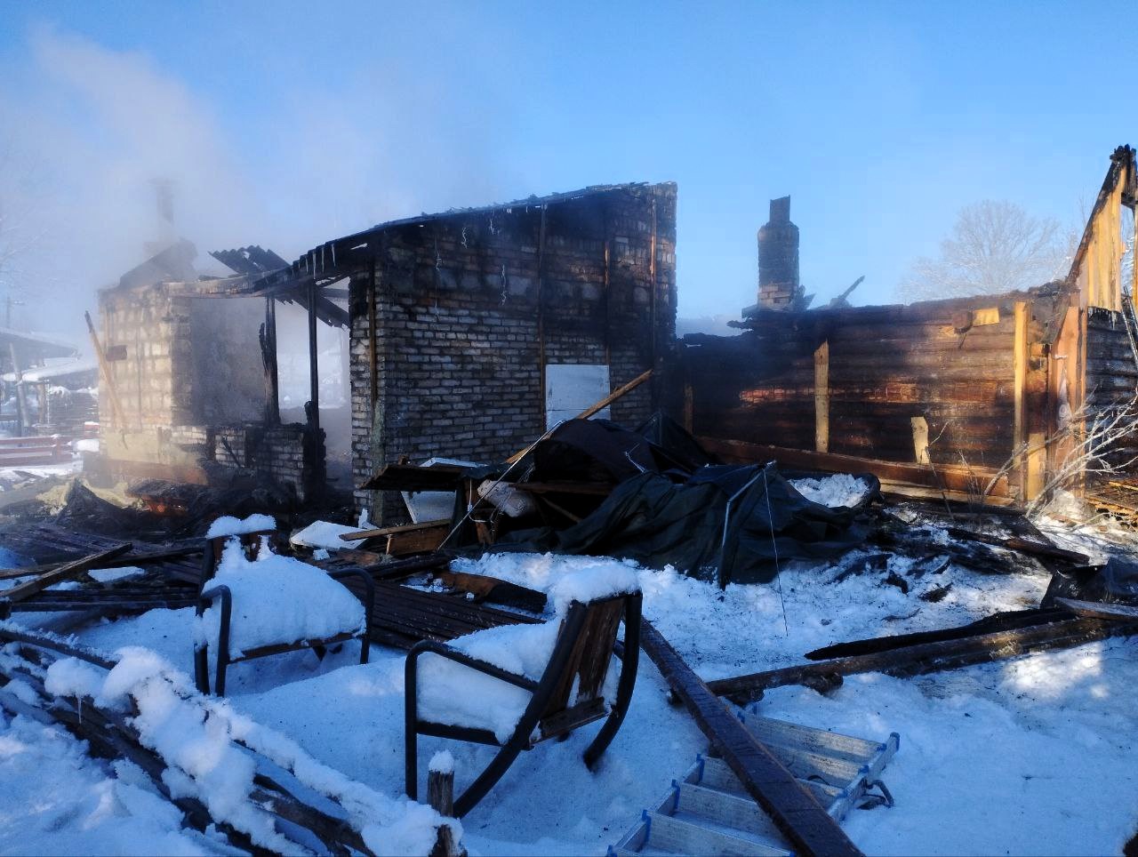 Воложинские спасатели тушили в деревне баню