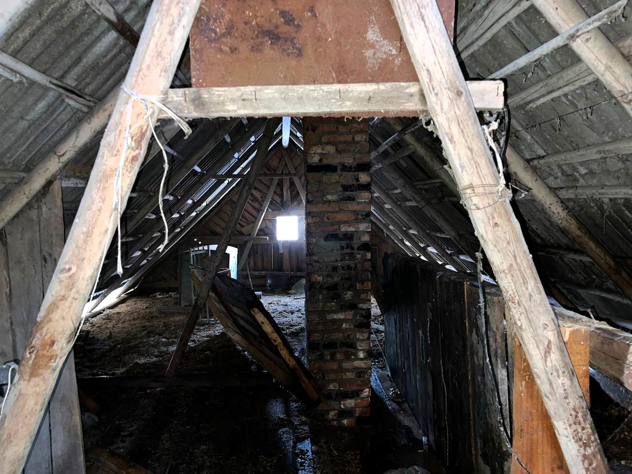 Дом 80-летней женщины горел в Поставском районе – хозяйка спаслась