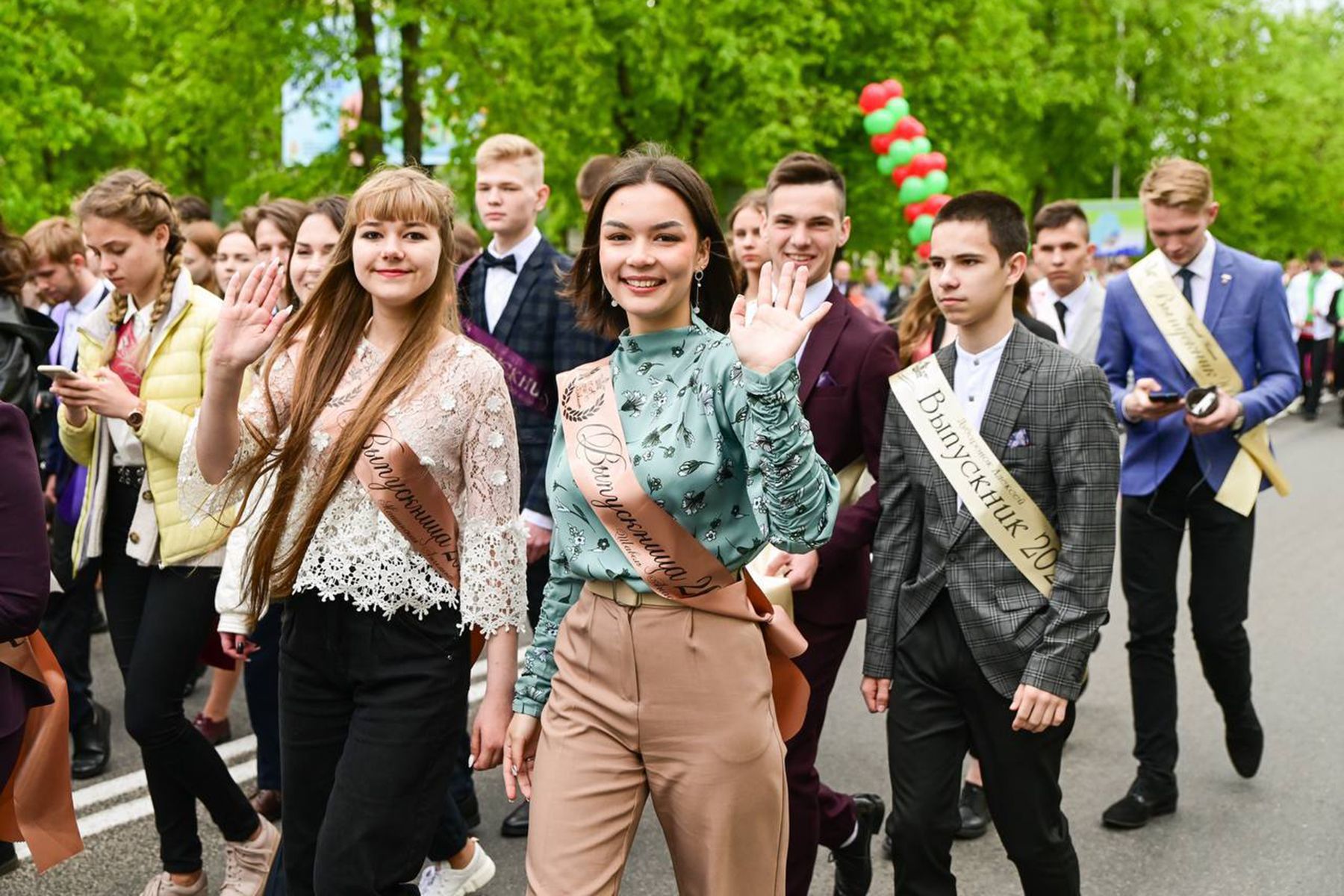 Названы даты последних звонков, экзаменов и выпускных