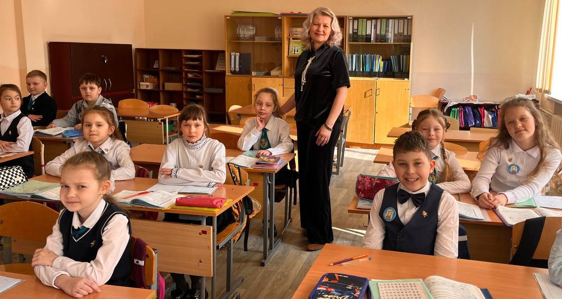 Лингвистическая пытка или шанс получить "десятку": в ТикТоке обсуждают стихотворение по белорусской литературе для второклассников