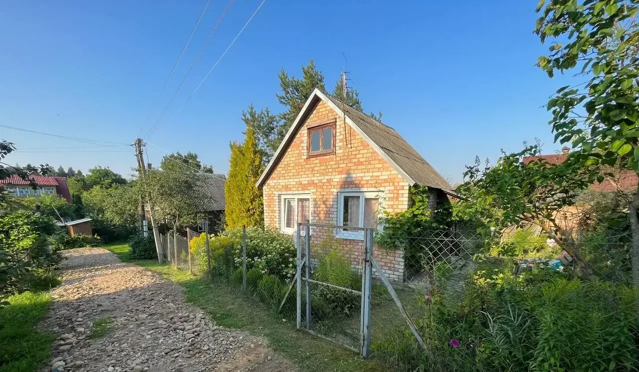 Смотрим цены и варианты недорогих дач рядом с Минском