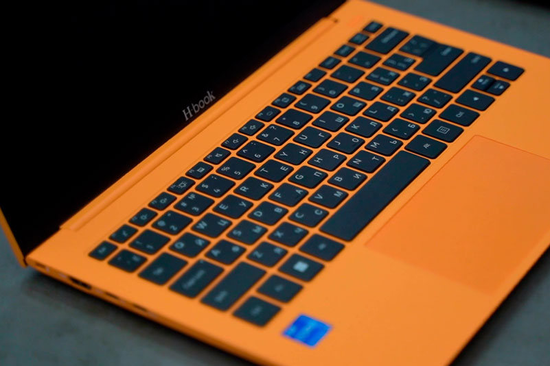 Ультратонкий ноутбук для женщин выпустили в Беларуси