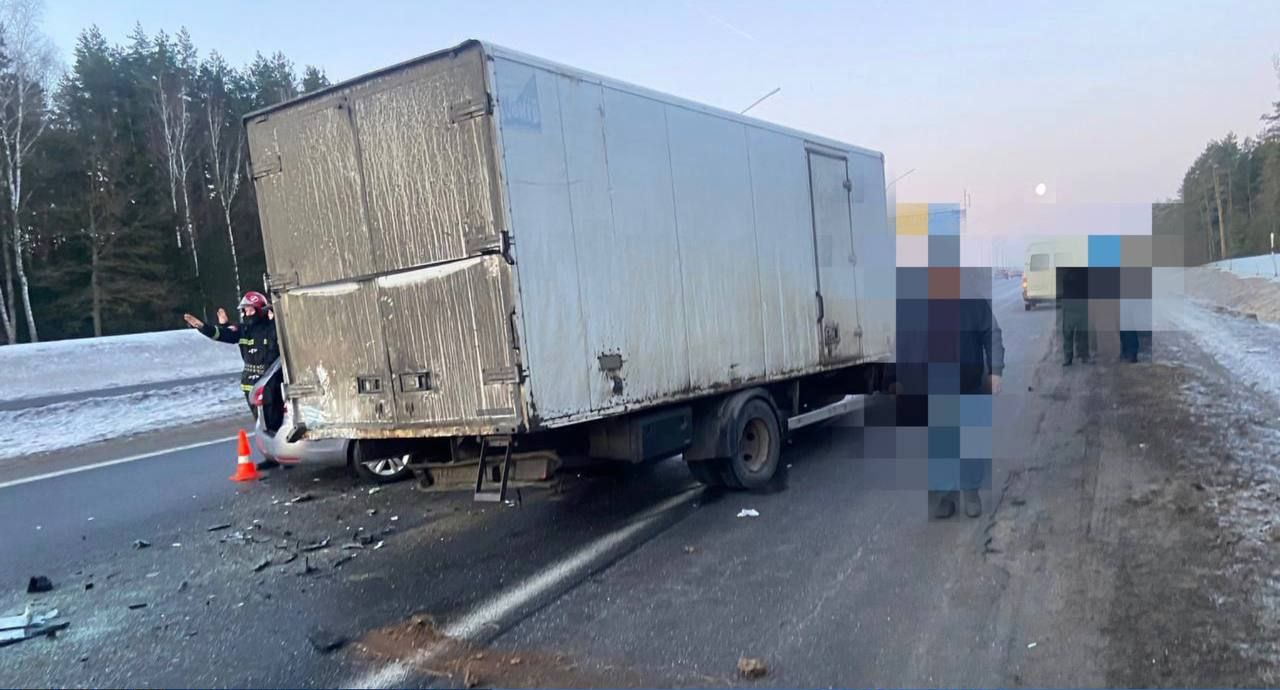 В Минском районе брестчанин наехал на стоявший на ремонте у обочины автомобиль