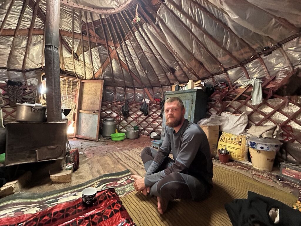 Минчанин на велосипеде проехал Африку, Центральную Азию, заехал и в Афганистан