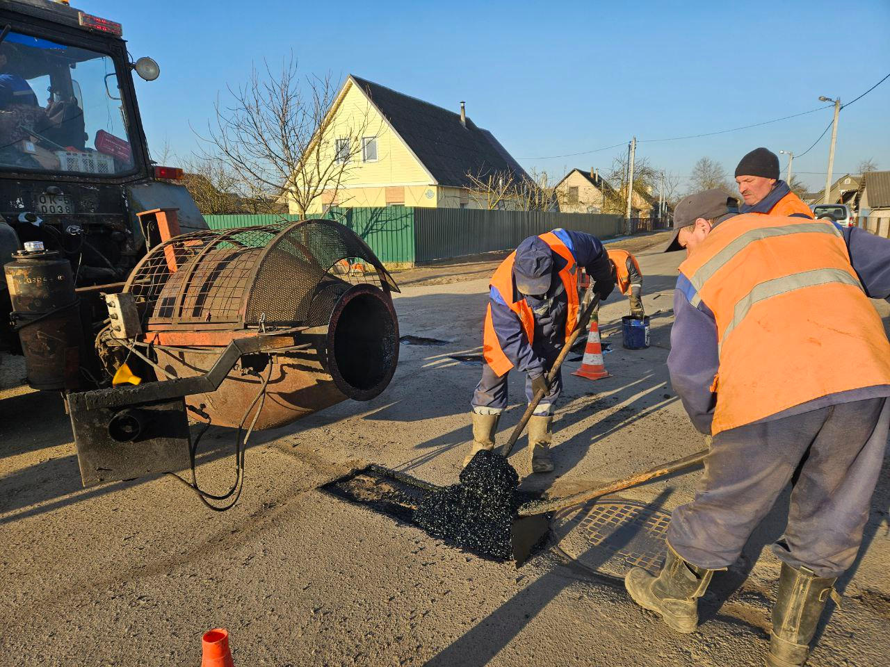 Узнали, на каких улицах в Молодечно стартовал весенний марафон по ремонту дорог