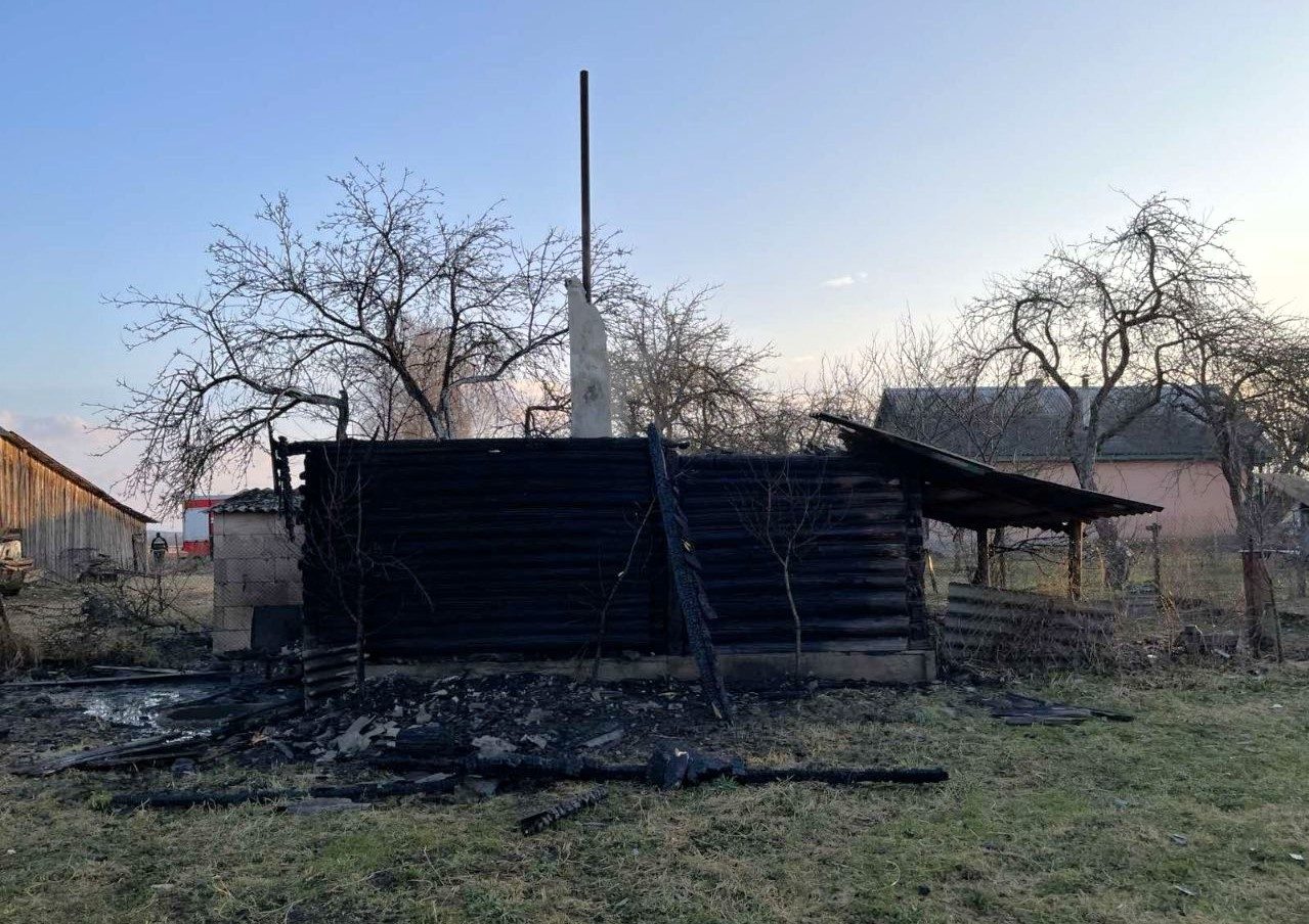Баня осталась без крыши после пожара в Вилейском районе