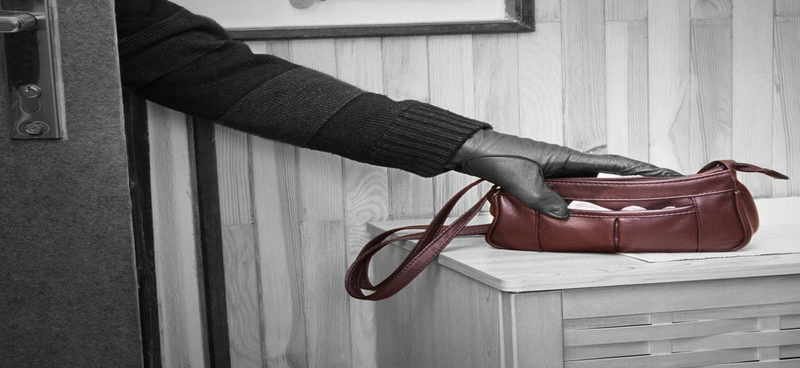 Житель Вилейки обворовал женщину, которая его приютила