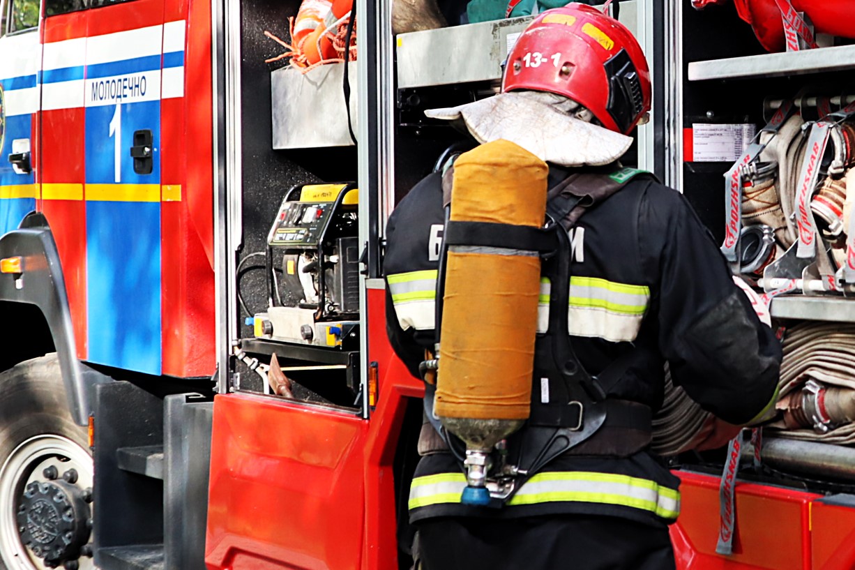 Пенсионер обнаружен ночью мёртвым на пожаре в центре сельсовета под Молодечно
