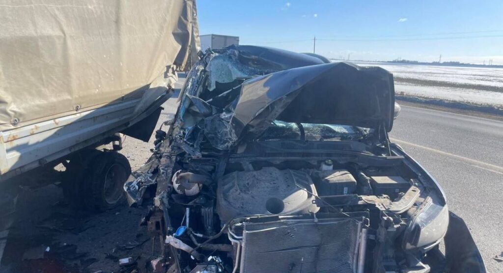 Дорожный рабочий пострадал в аварии в Минском районе