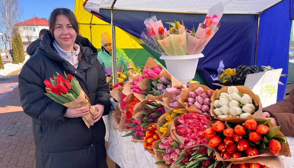 Предприниматель из Воложина продаёт цветы, которые дарят счастье
