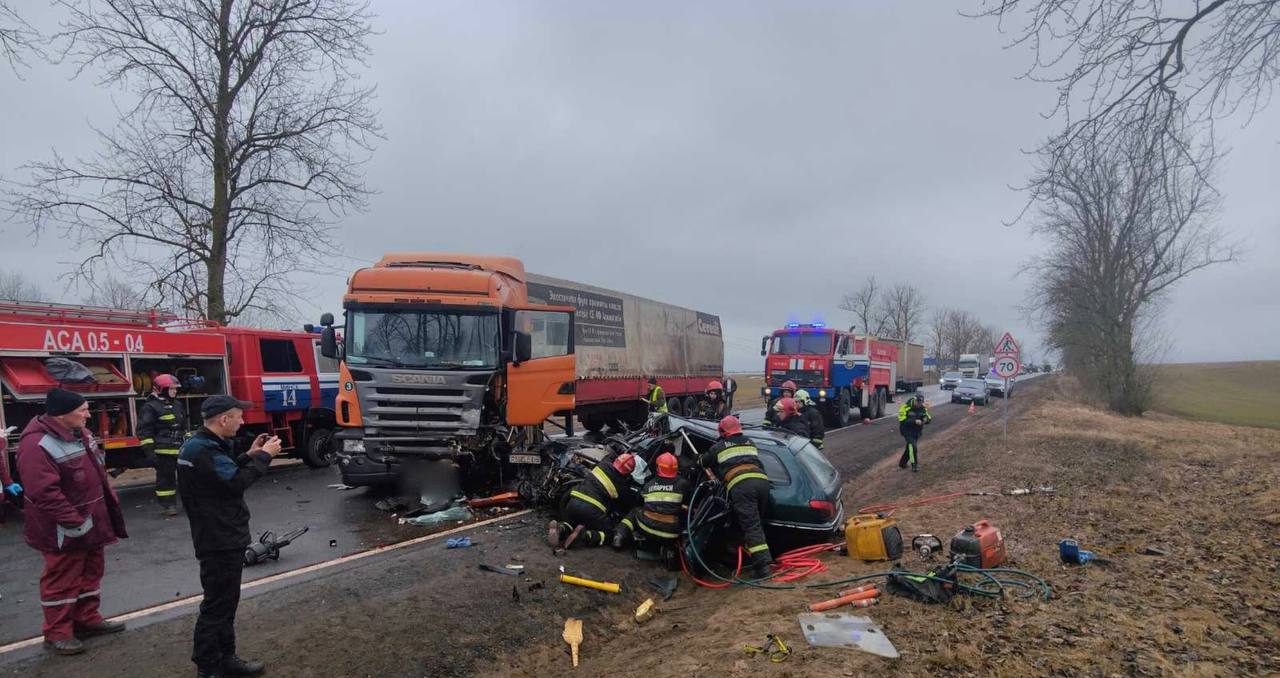 В аварии под Минском погиб водитель Peugeot 