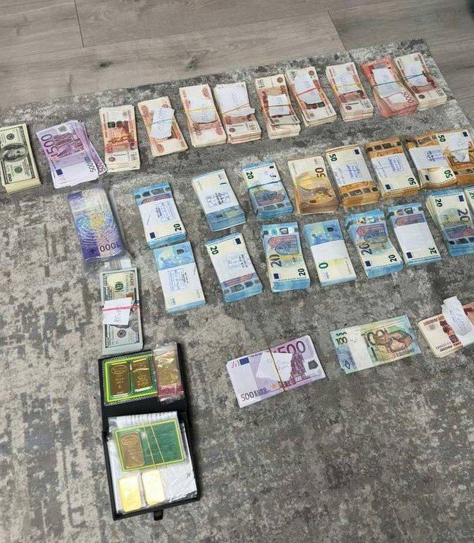 Главного ветврача птицефабрики задержали при получении взятки