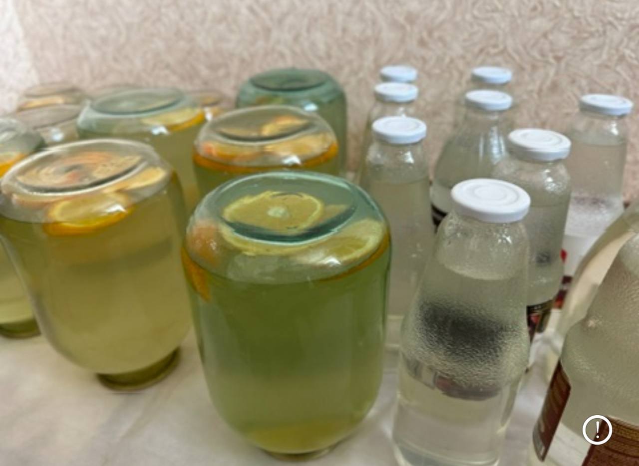 Сравниваем затраты на заготовку берёзового сока в домашних условиях с ценами на напиток в магазинах