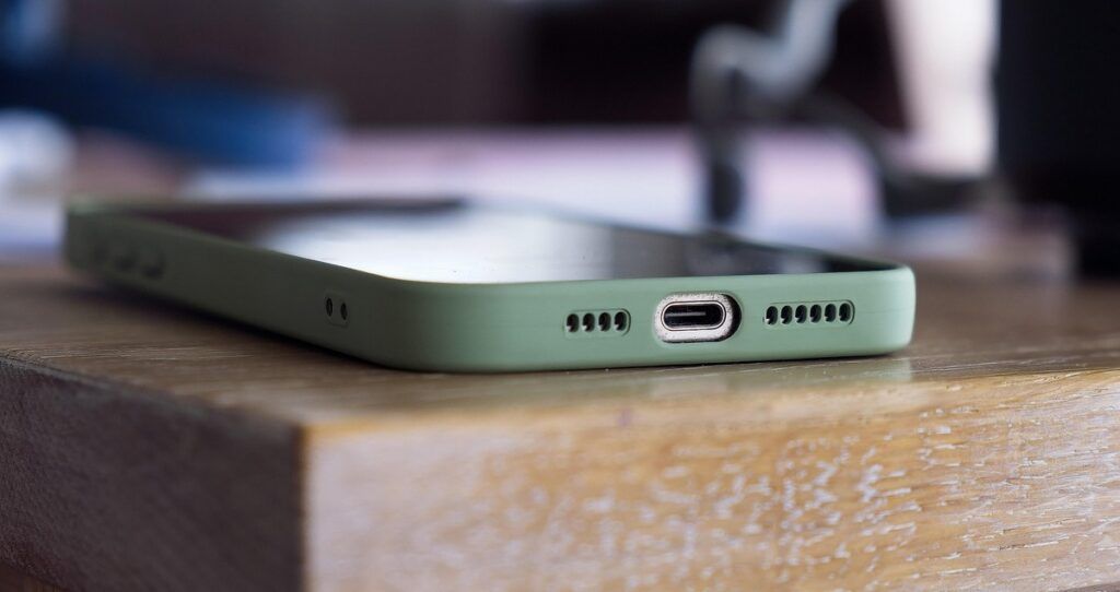 Уголовное дело возбудили в Мядельском районе за кражу телефона в санатории