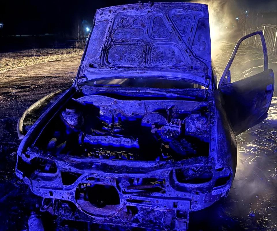 Немецкая легковушка уничтожена огнём в Воложинском районе