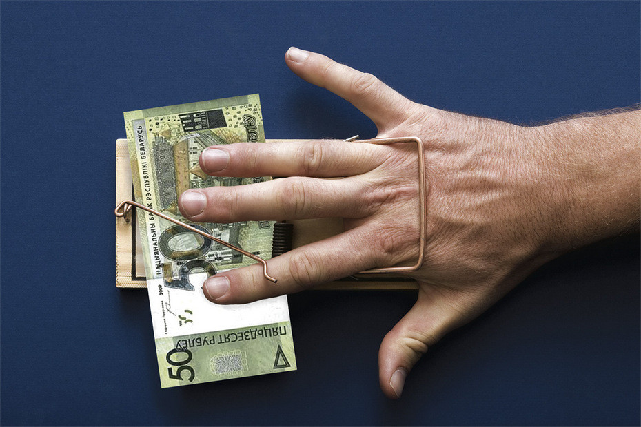 Девушка с сайта знакомств обманула жителя Глубокого на 8 тысяч рублей