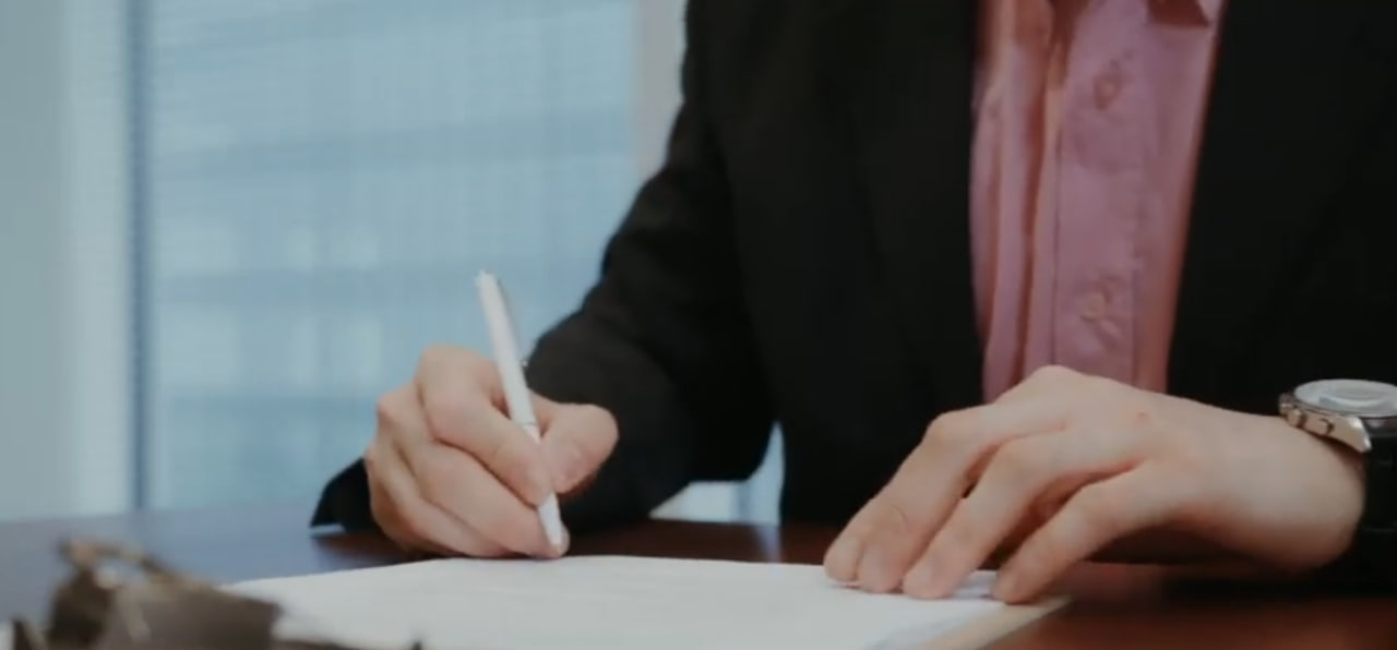 До 10 лет лишения свободы грозит чиновнику за превышение служебных полномочий