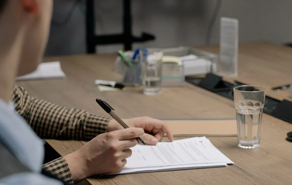 Что может сделать наниматель с работником, который часто уходит на больничный