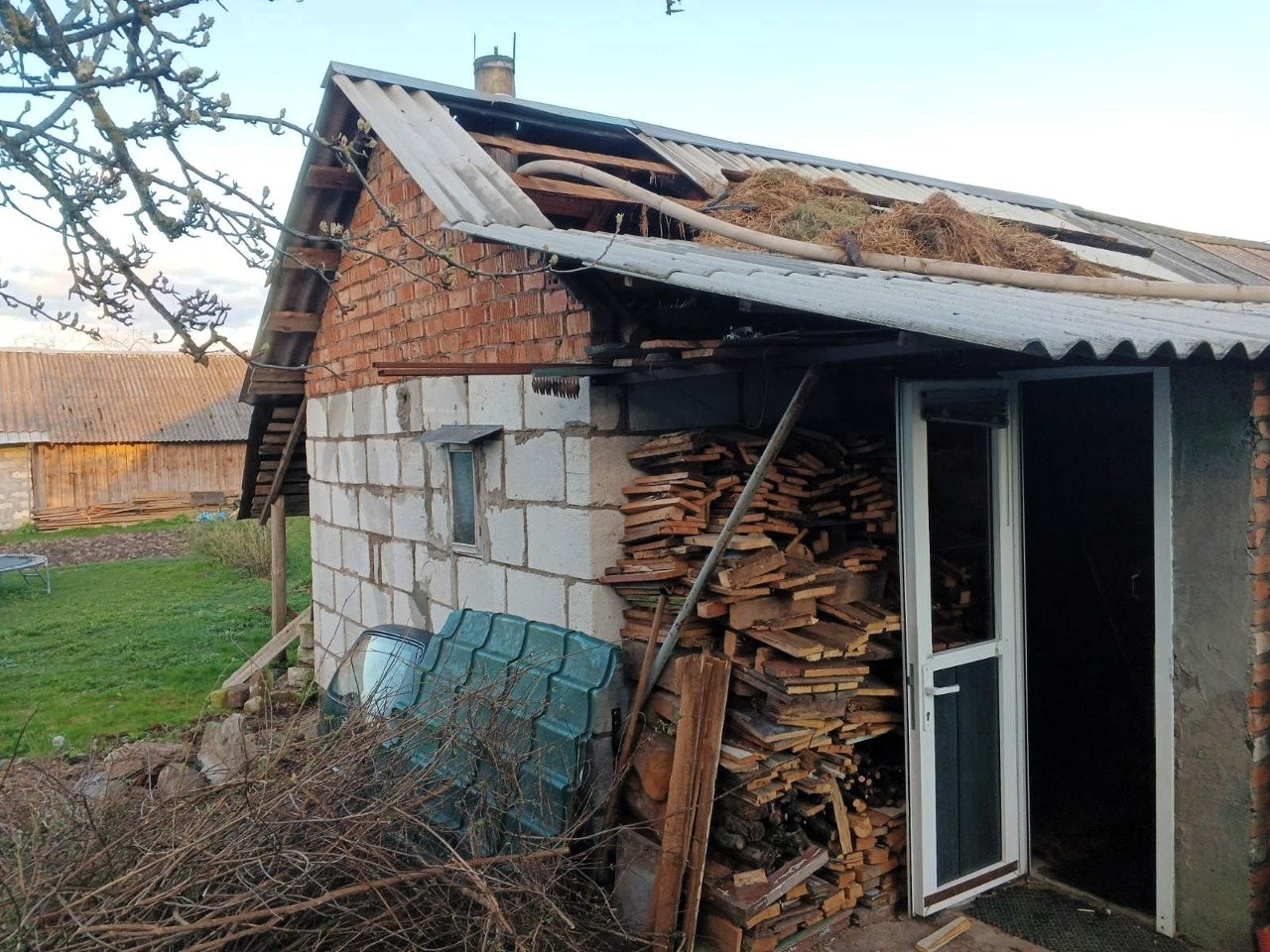 Докшицкие спасатели потушили баню в городском поселке