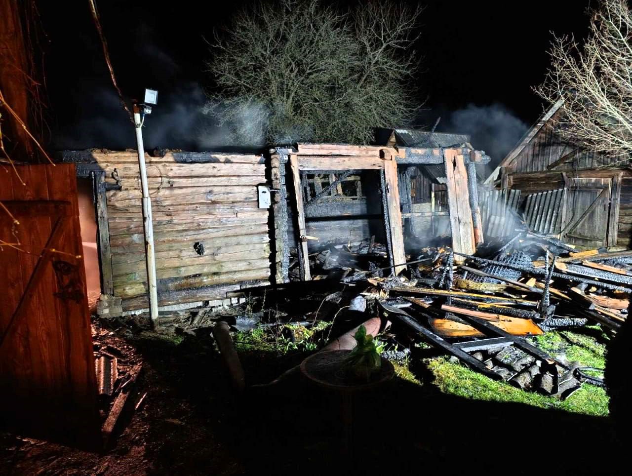 Сарай горел ночью в Вилейском районе – крыша уничтожена