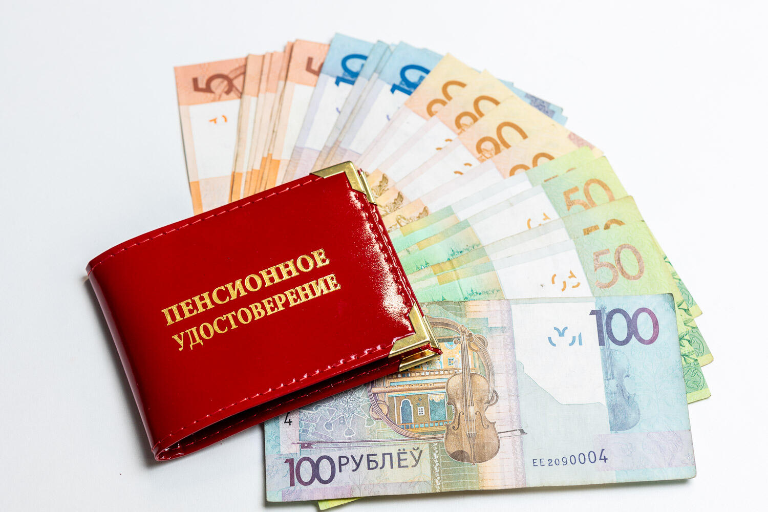 Что надо сделать, чтобы получать пенсию по доверенности