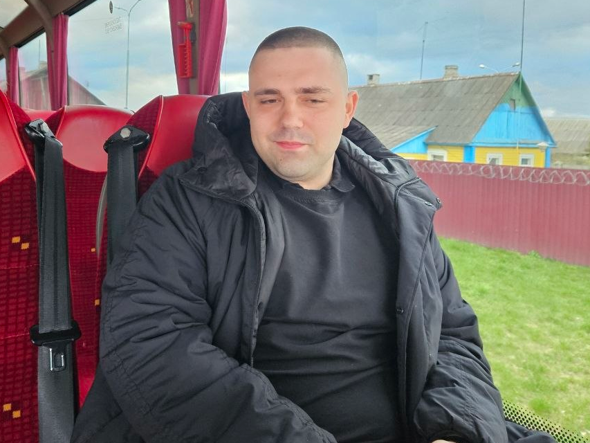 Шахтёр Стас Стаселович не боится неба и уехал служить в ВДВ