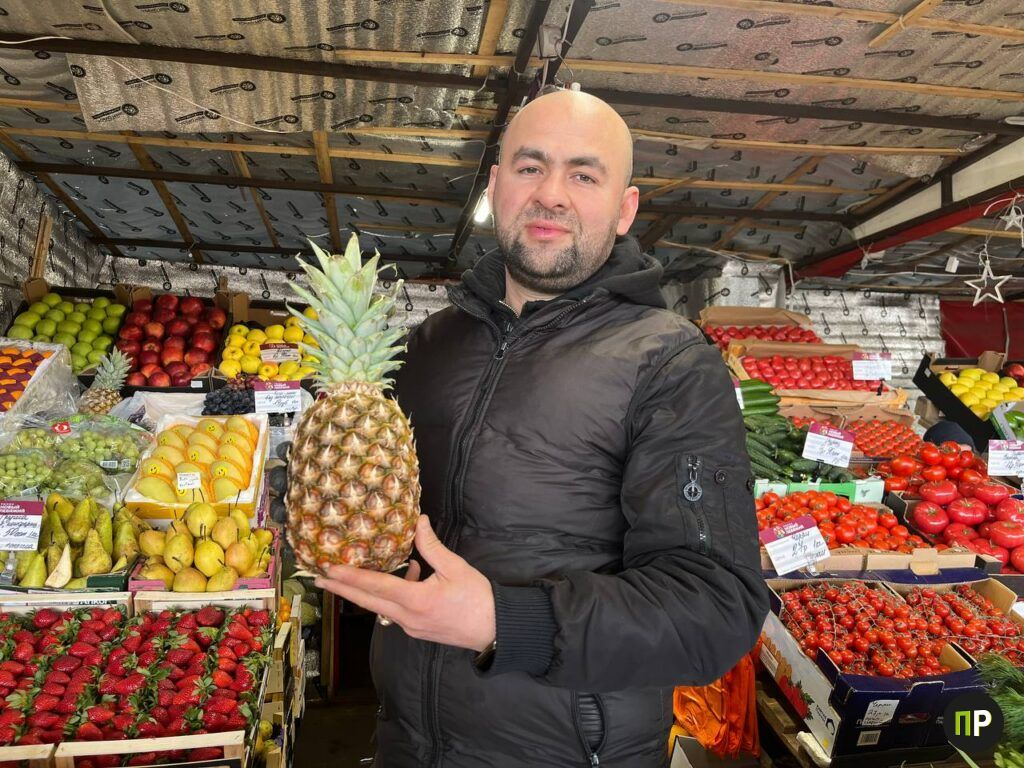 На рынке «Новый Лебяжий» продают клубнику по 13 рублей и картошку для посадки за копейки