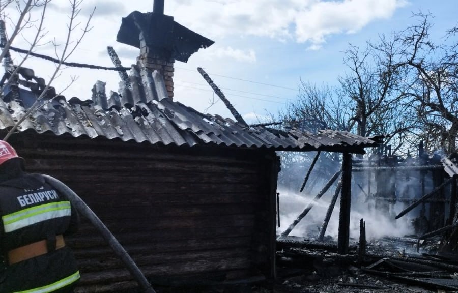 Баня и сарай горели в агрогородке под Вилейкой