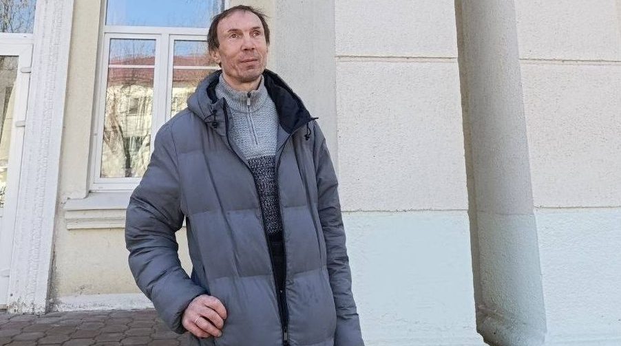 Жизнь без границ: репортаж о том, как человек из Молодечно с нарушением зрения покорял город Витебск
