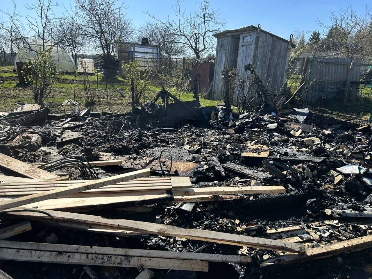 Деревянный сарай сгорел в деревне Воложинского района