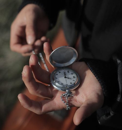 Рассказываем, кому не нужно отрабатывать перенос рабочего дня