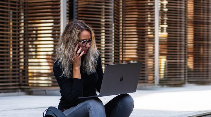 Молодому специалисту установили 45-часовую рабочую неделю. Разбираемся, законно ли это