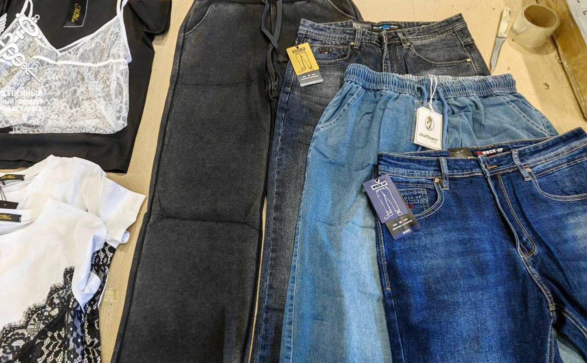 Фуру с контрабандными одеждой и обувью на 400 тысяч рублей задержали на таможне