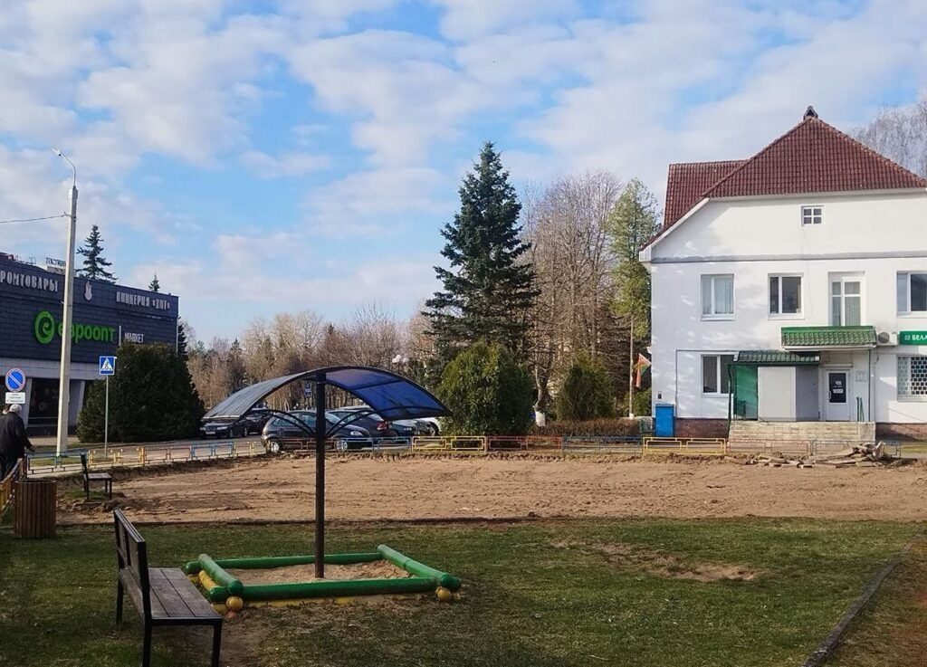 Детскую площадку стоимостью около 140 тысяч рублей построят в курортном посёлке Нарочь