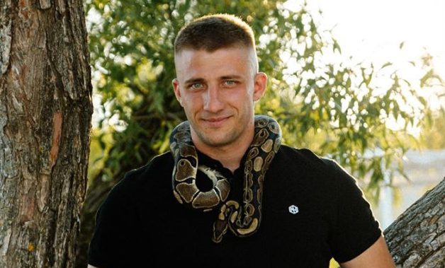 В доме у жителя Постав поселился экзотический питон-мяч Жужа