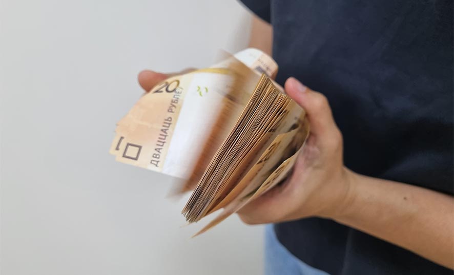 Начальник отдела госпредприятия получил взятками более 15 тысяч рублей