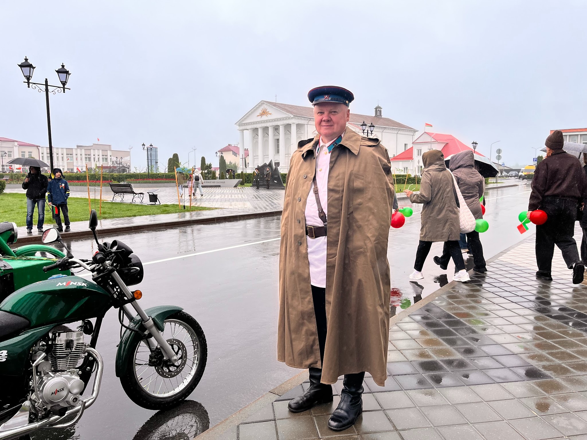 Праздничный фоторепортаж из Воложина: как город отмечал День Победы